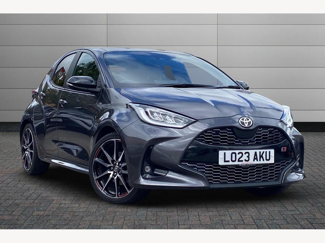 Main listing image - Toyota Yaris