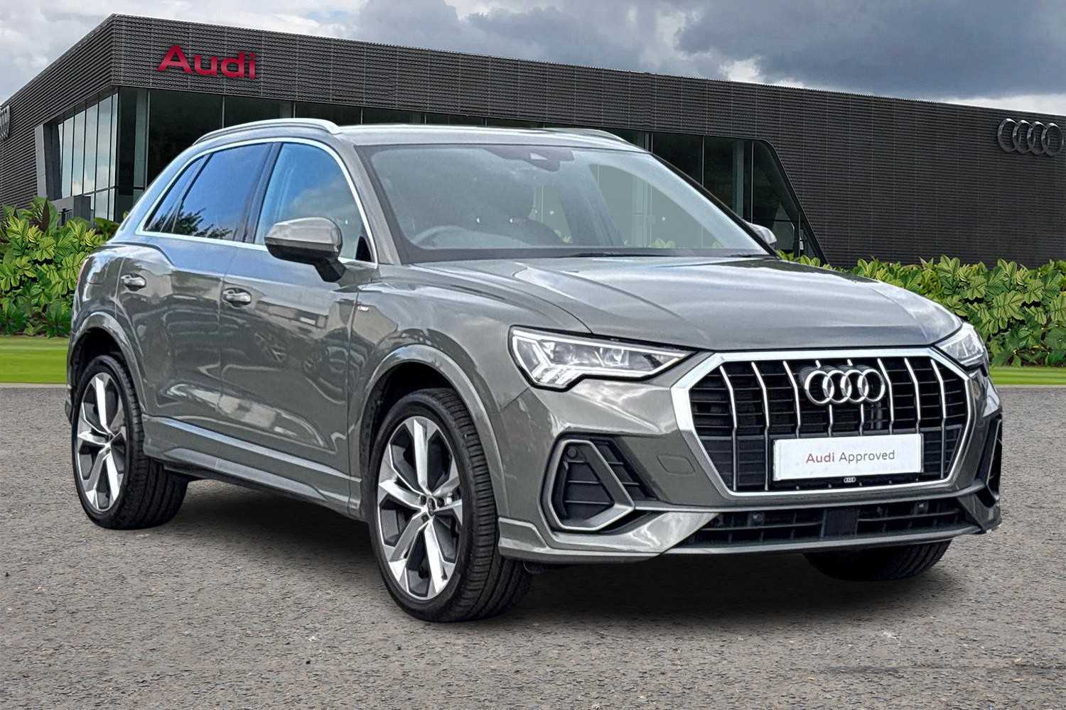 Main listing image - Audi Q3