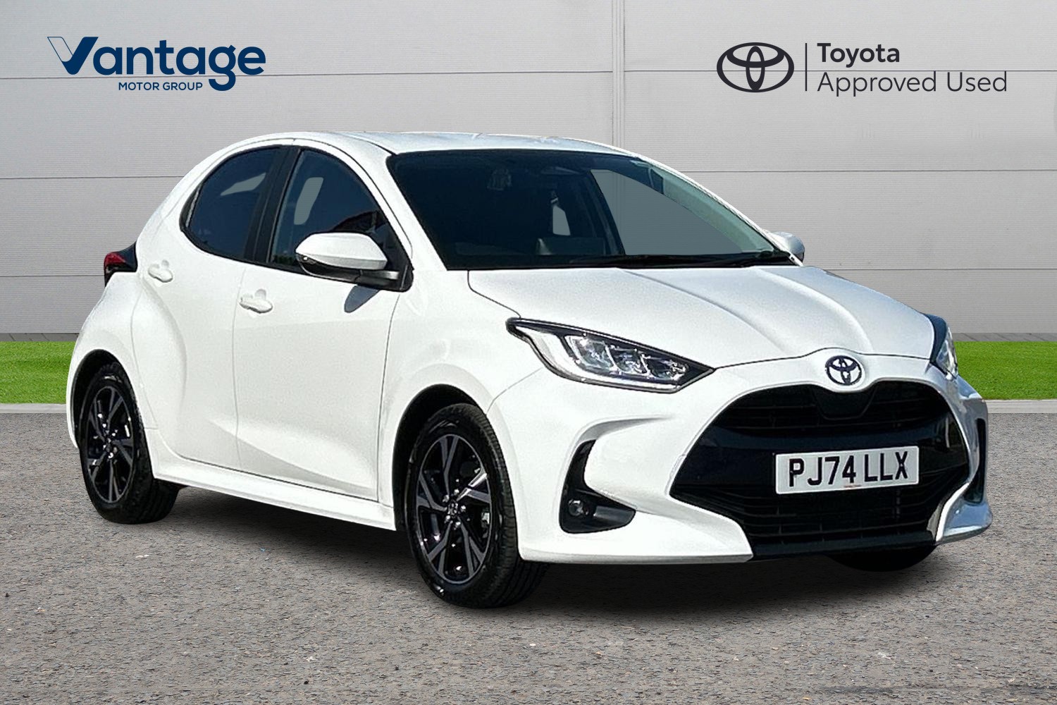 Main listing image - Toyota Yaris