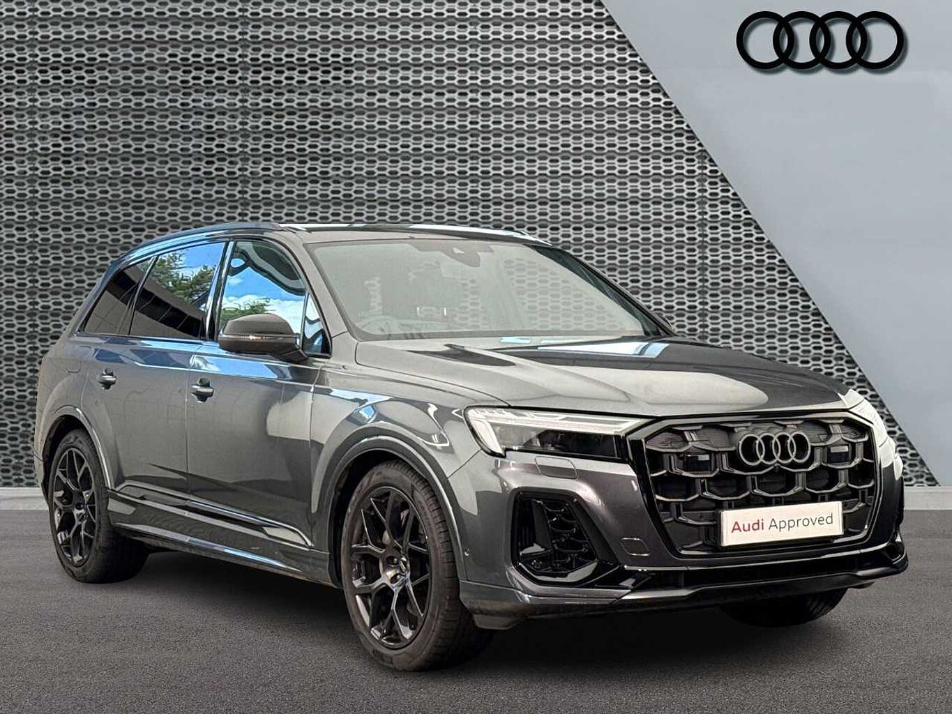 Main listing image - Audi Q7