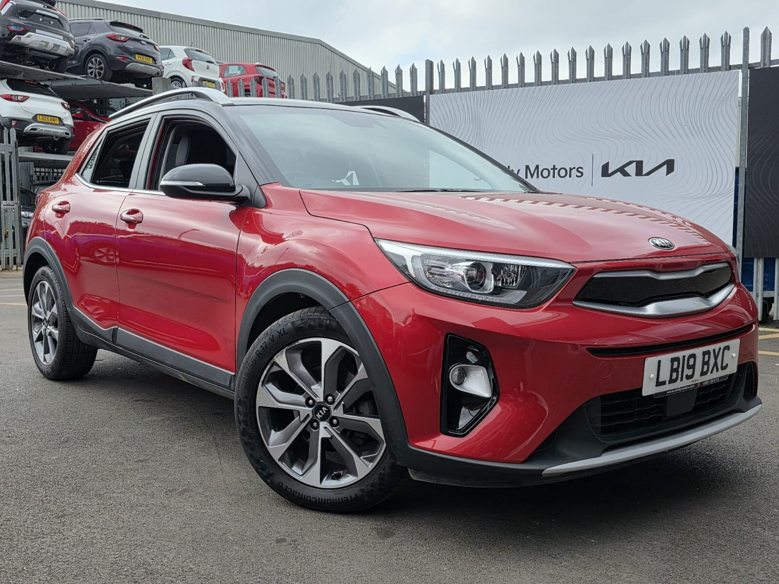 Main listing image - Kia Stonic