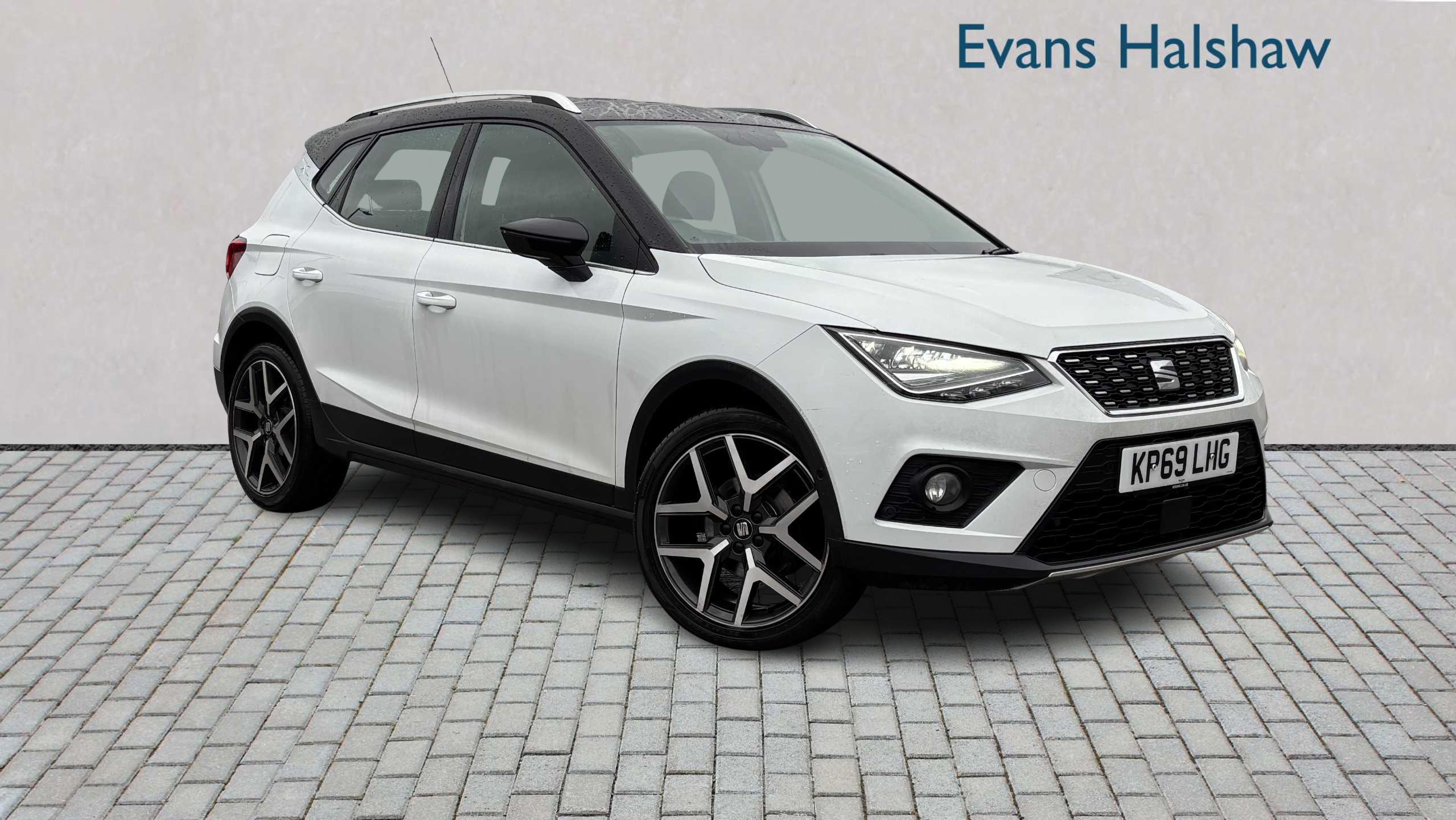 Main listing image - SEAT Arona
