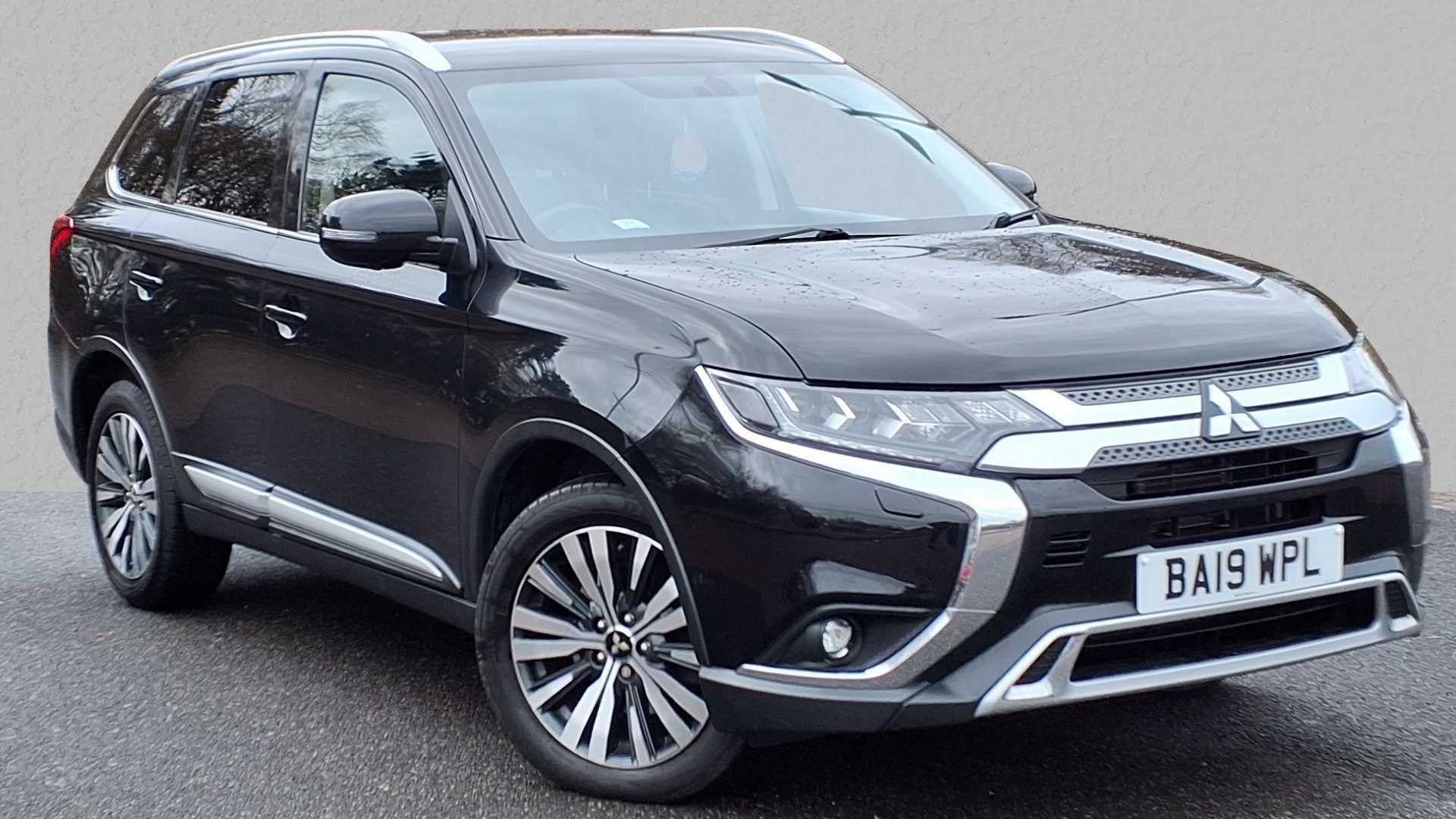 Main listing image - Mitsubishi Outlander