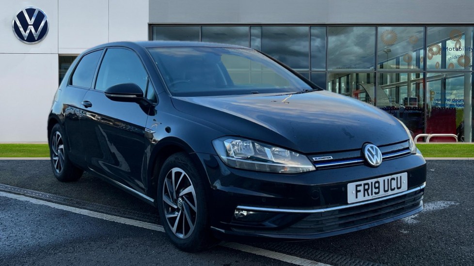Main listing image - Volkswagen Golf