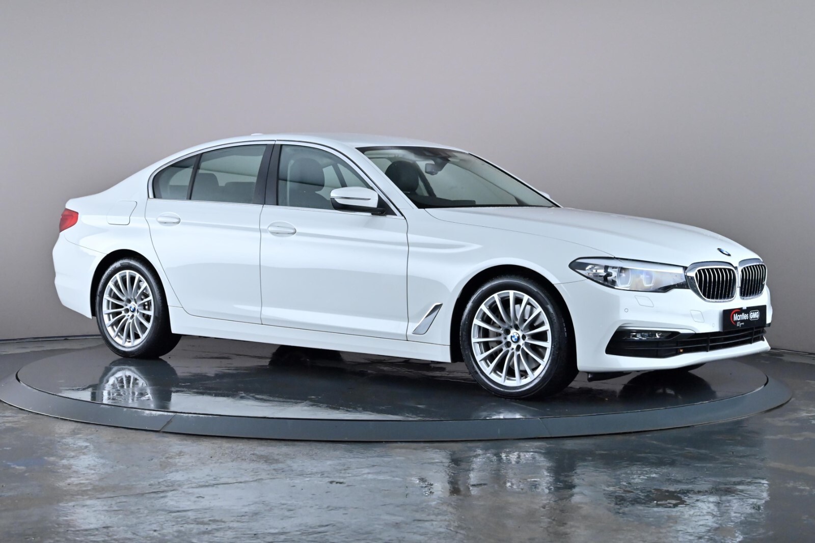 Main listing image - BMW 5 Series