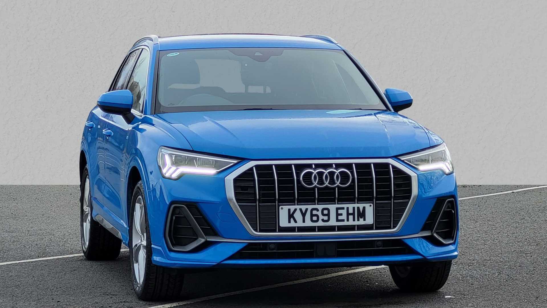 Main listing image - Audi Q3