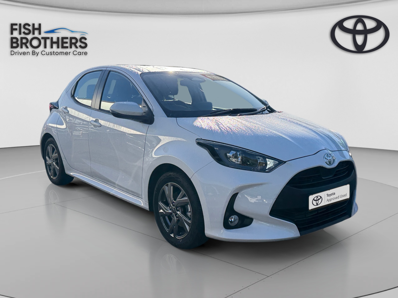 Main listing image - Toyota Yaris