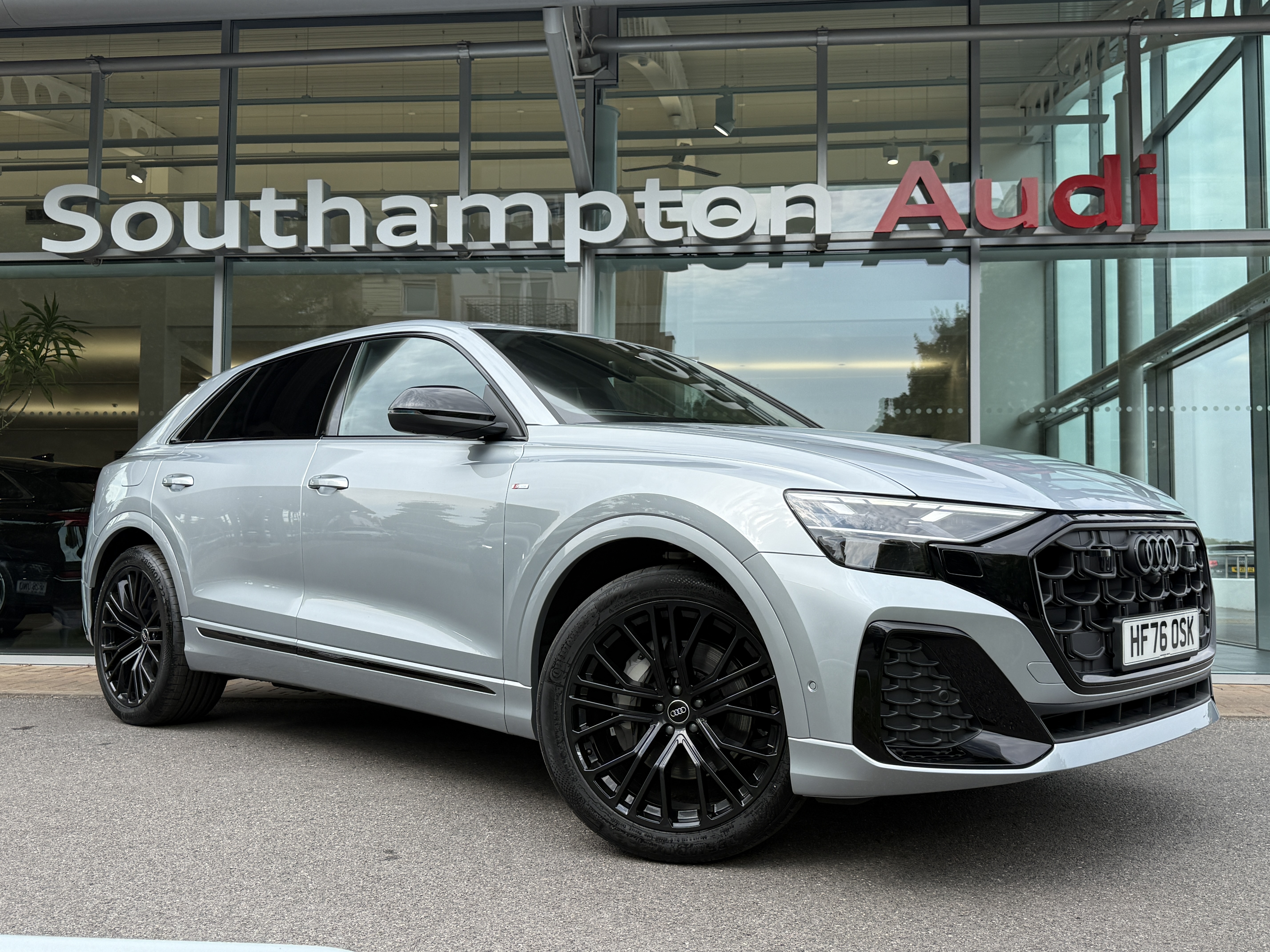 Main listing image - Audi Q8