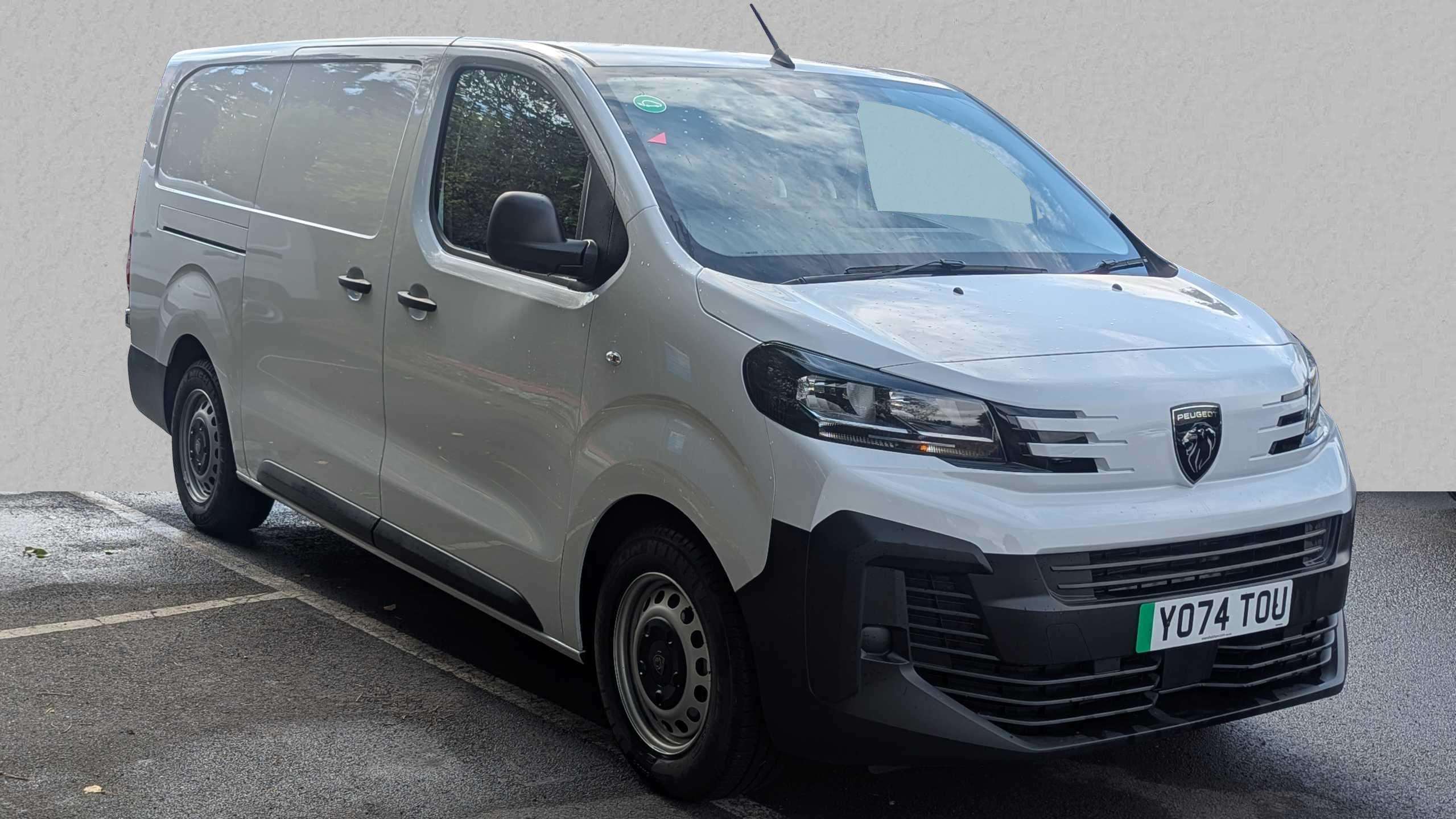 Main listing image - Peugeot e-Expert