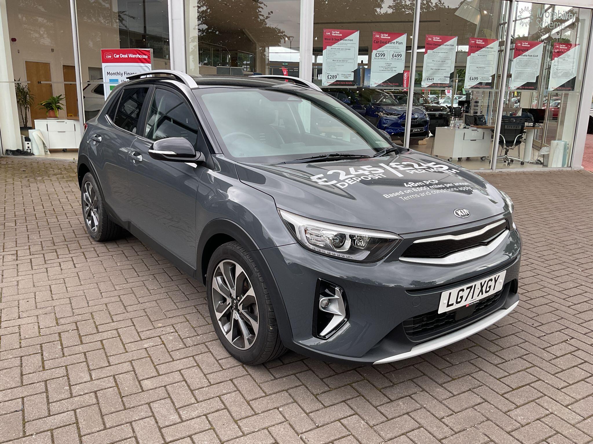 Main listing image - Kia Stonic