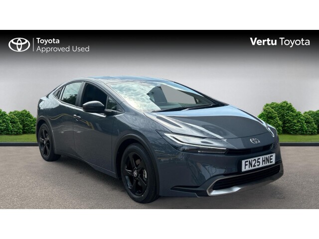 Main listing image - Toyota Prius Plug-In