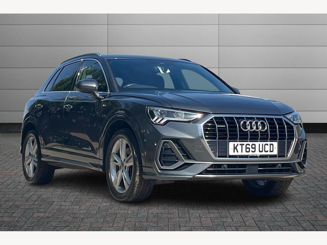 Main listing image - Audi Q3