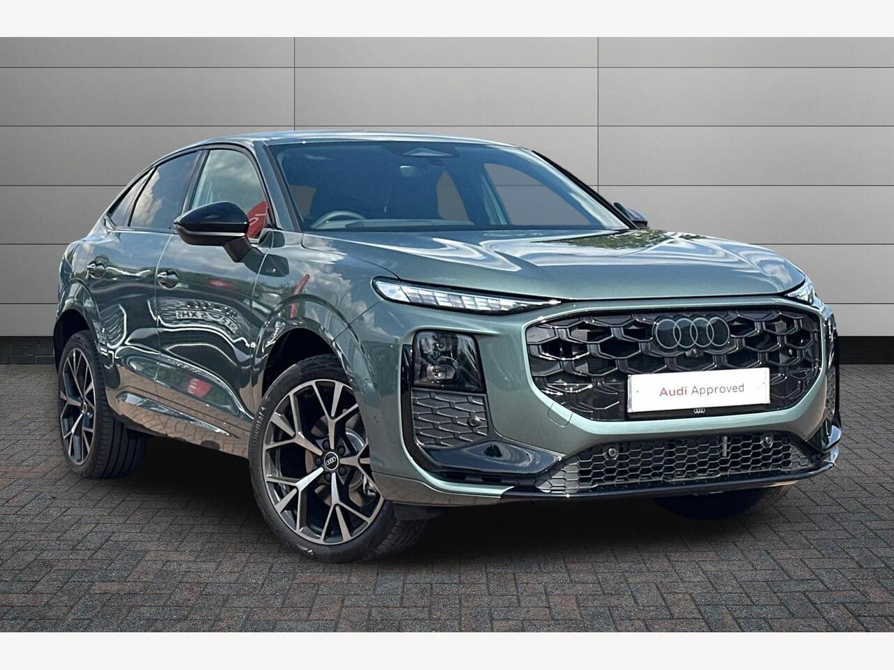 Main listing image - Audi Q3