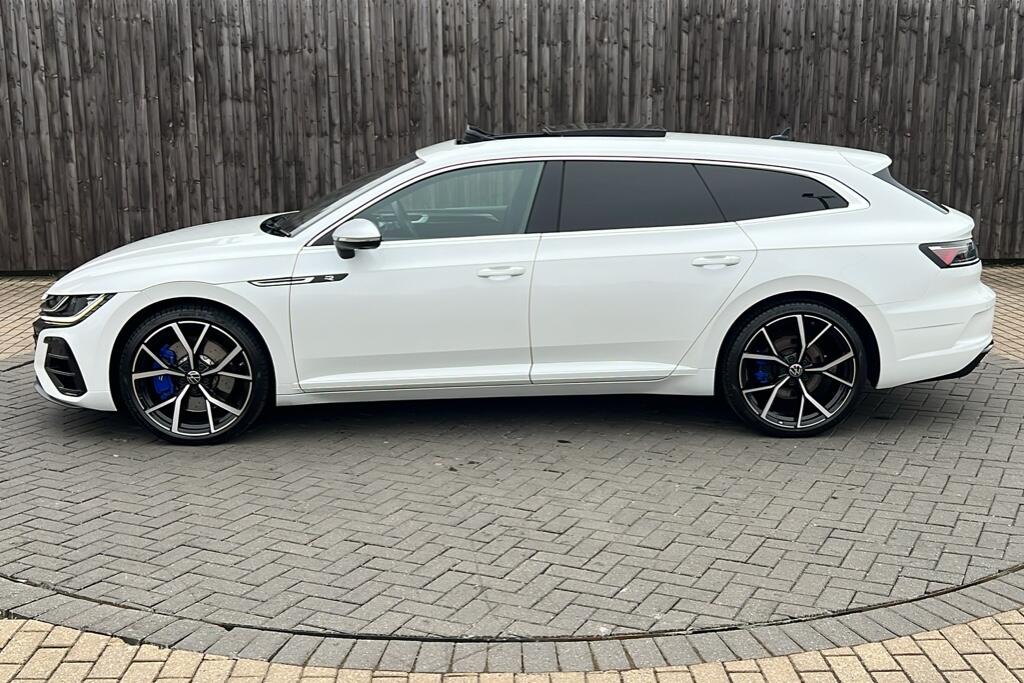 Main listing image - Volkswagen Arteon Shooting Brake