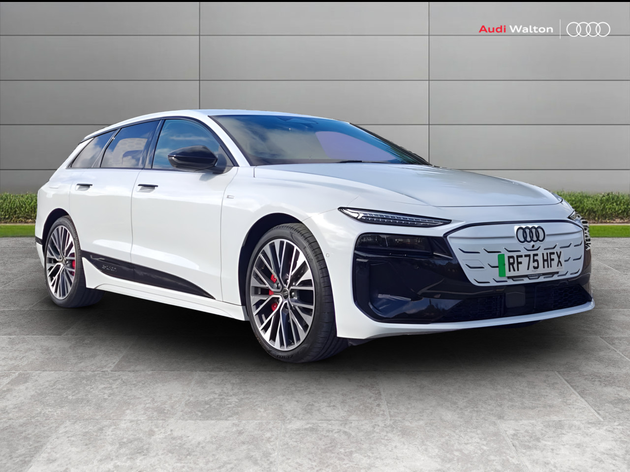 Main listing image - Audi e-tron