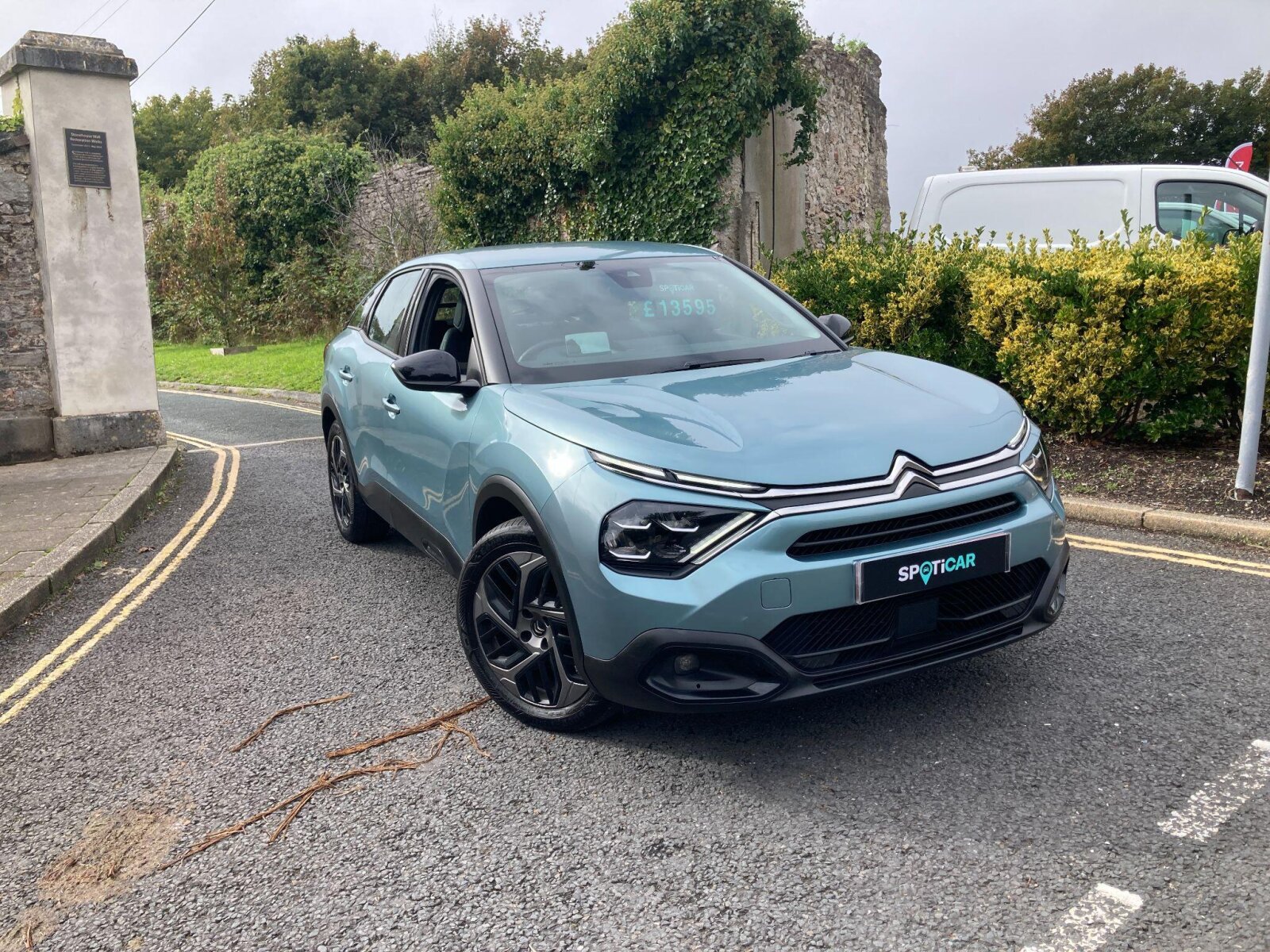 Main listing image - Citroen C4