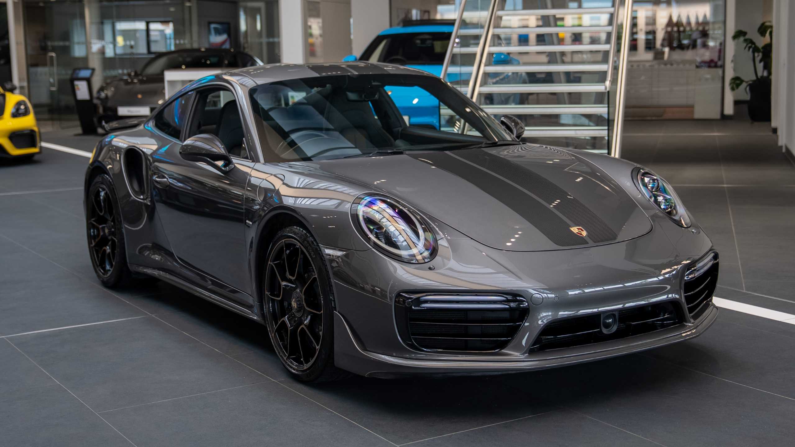 Main listing image - Porsche 911