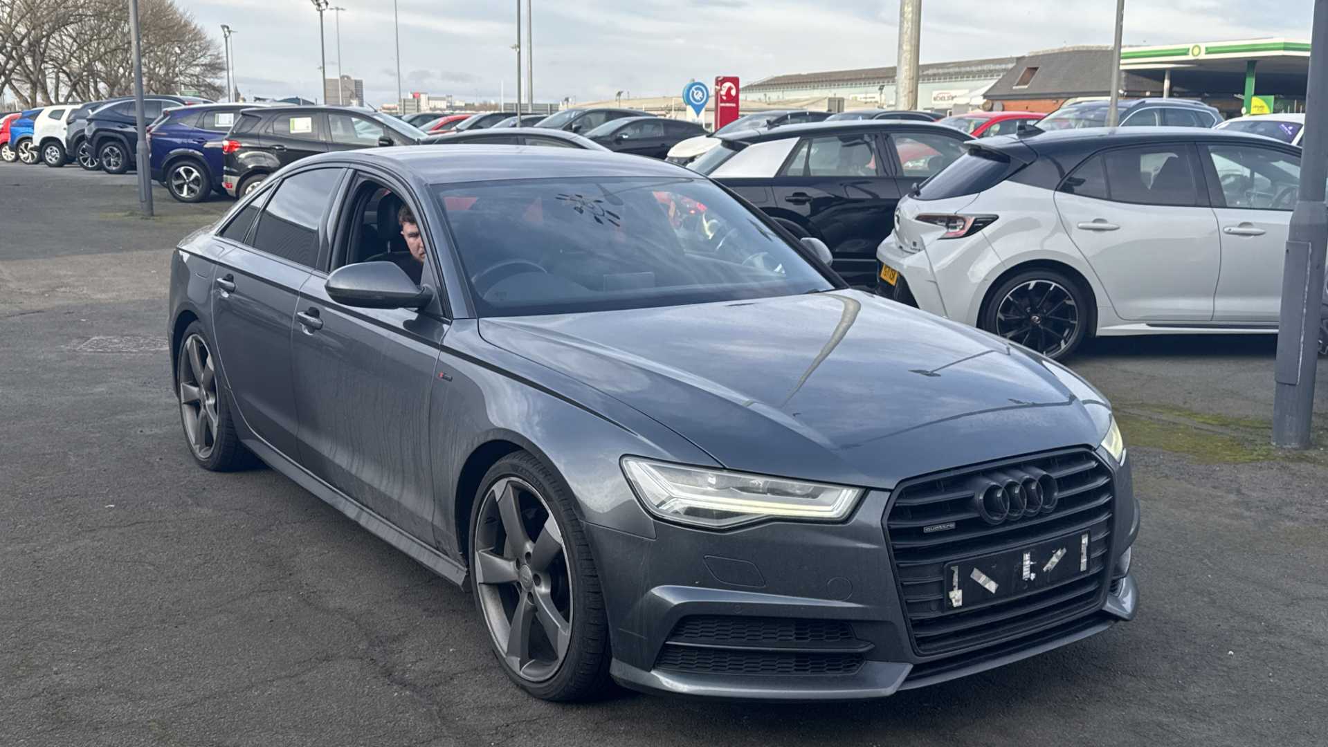 Main listing image - Audi A6