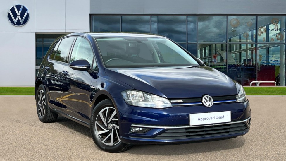 Main listing image - Volkswagen Golf