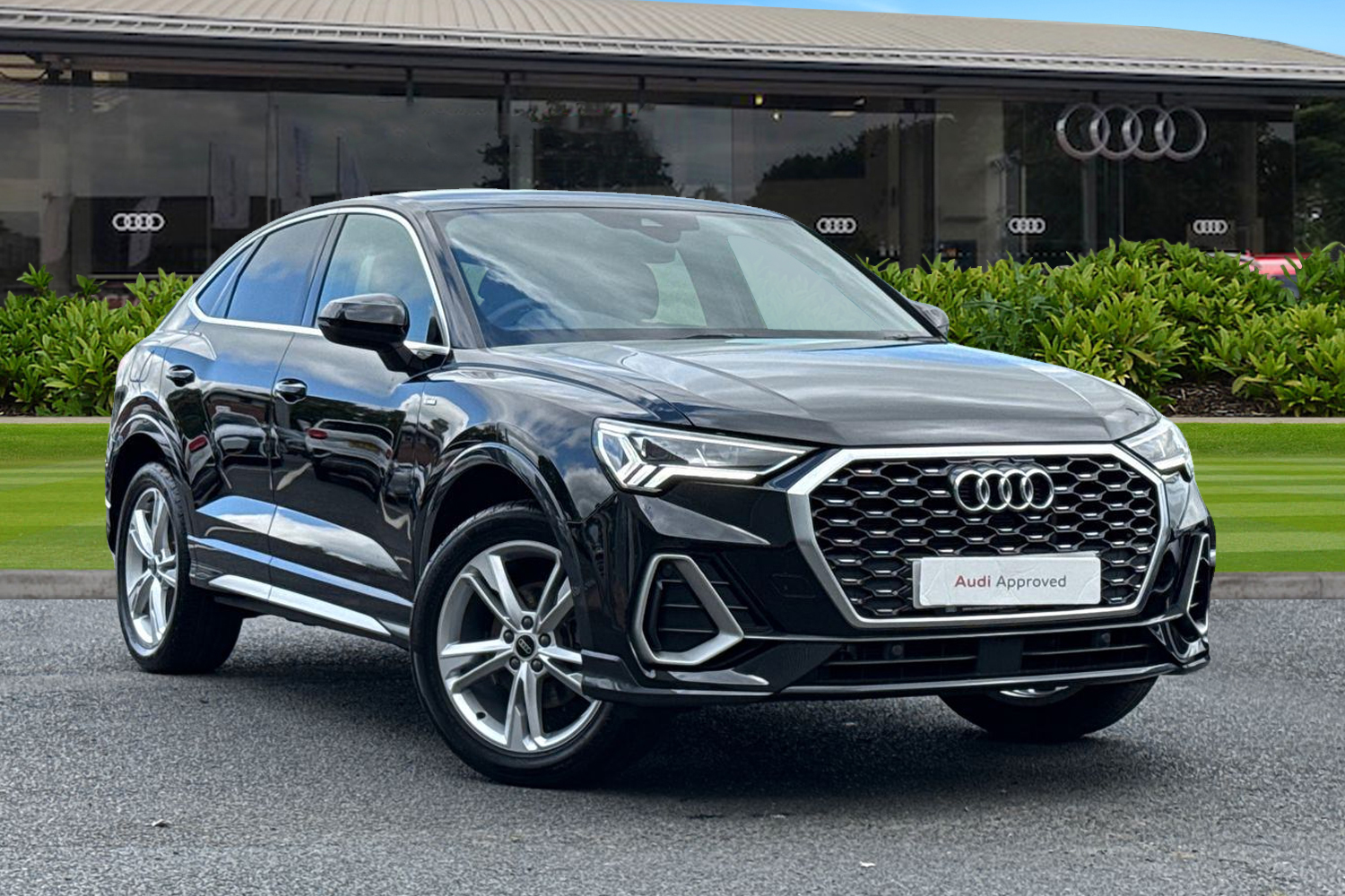 Main listing image - Audi Q3