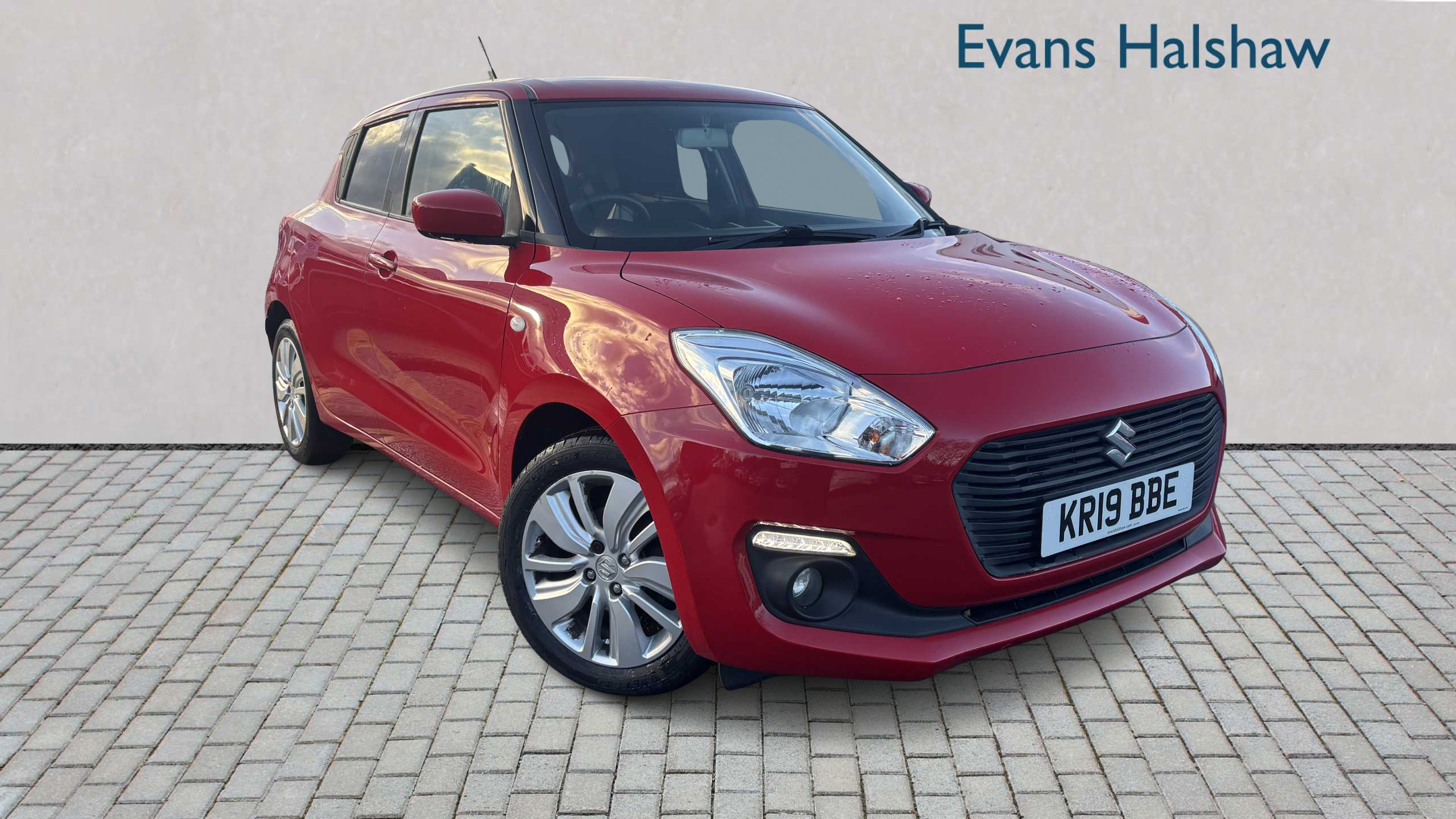 Main listing image - Suzuki Swift