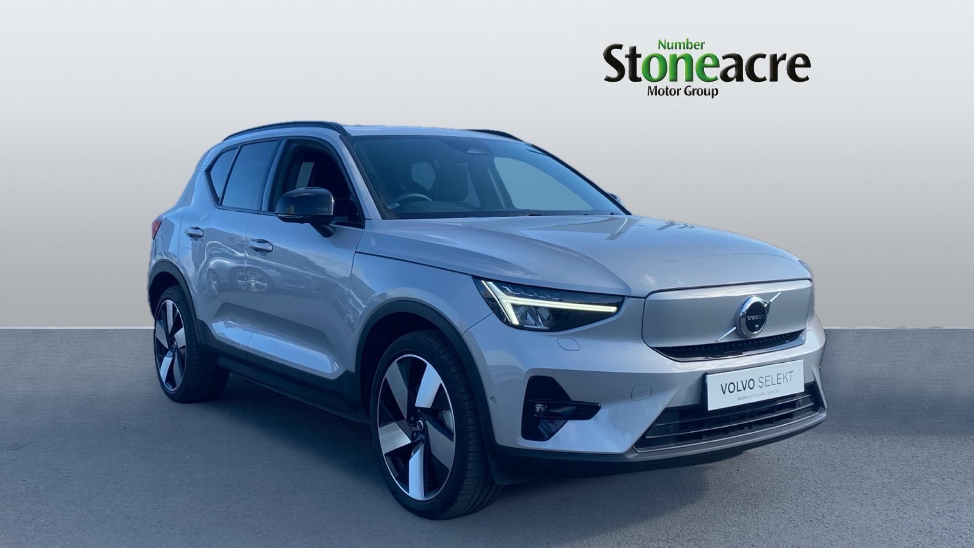 Main listing image - Volvo XC40 Recharge