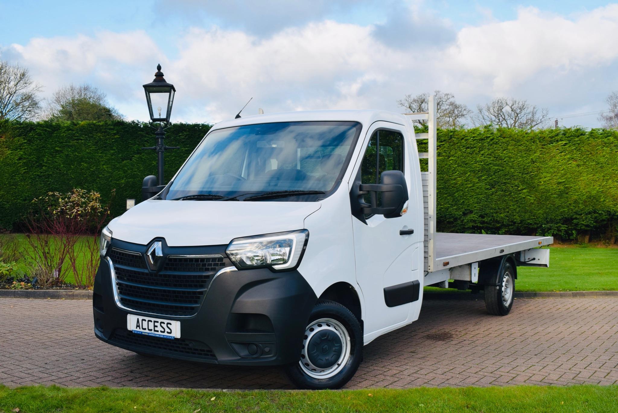 Main listing image - Renault Master