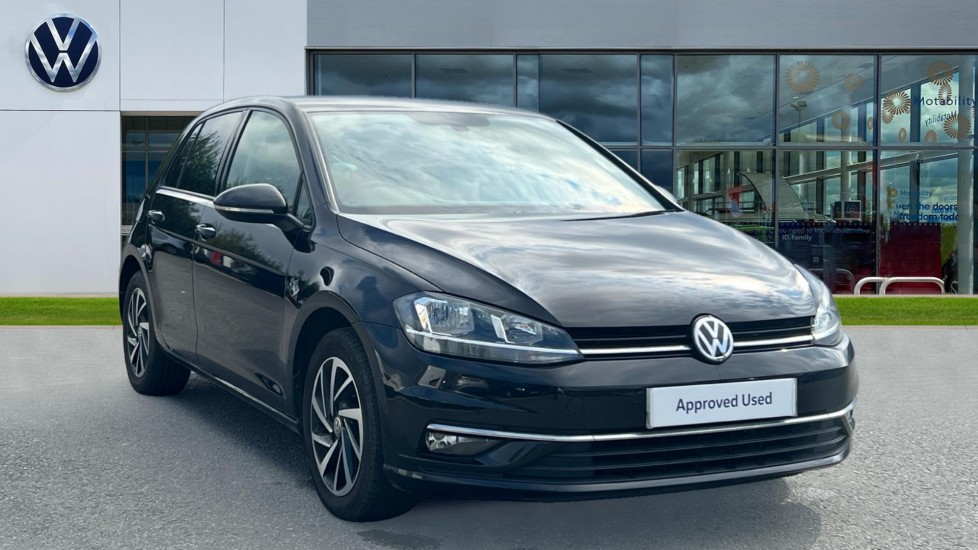 Main listing image - Volkswagen Golf