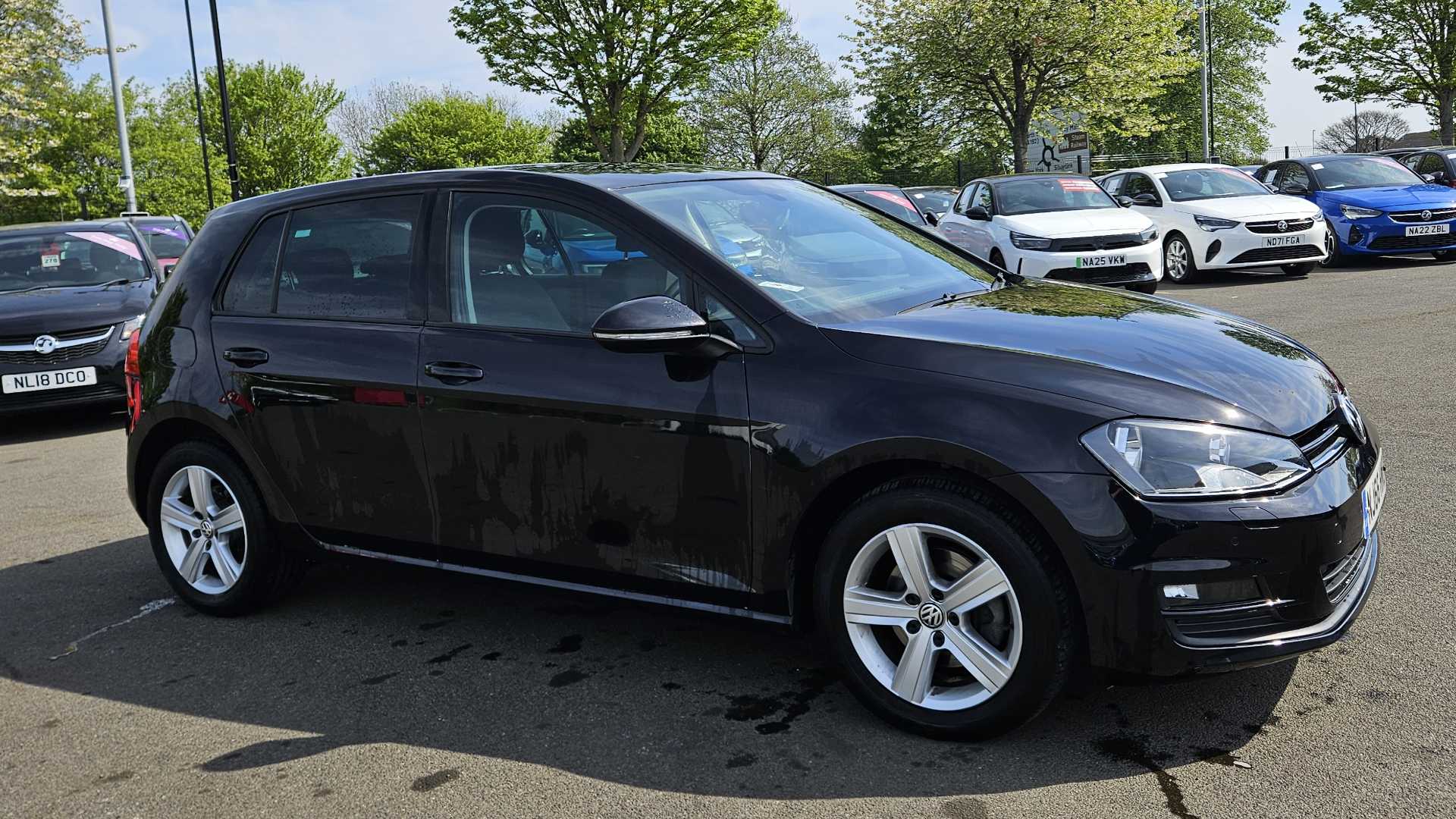 Main listing image - Volkswagen Golf