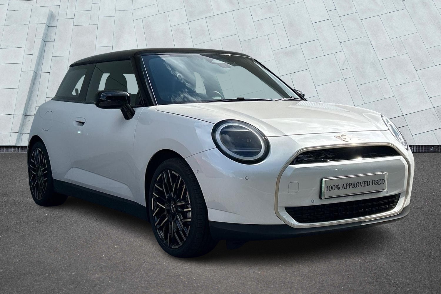 Main listing image - MINI Electric