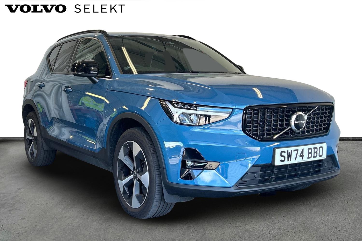 Main listing image - Volvo XC40