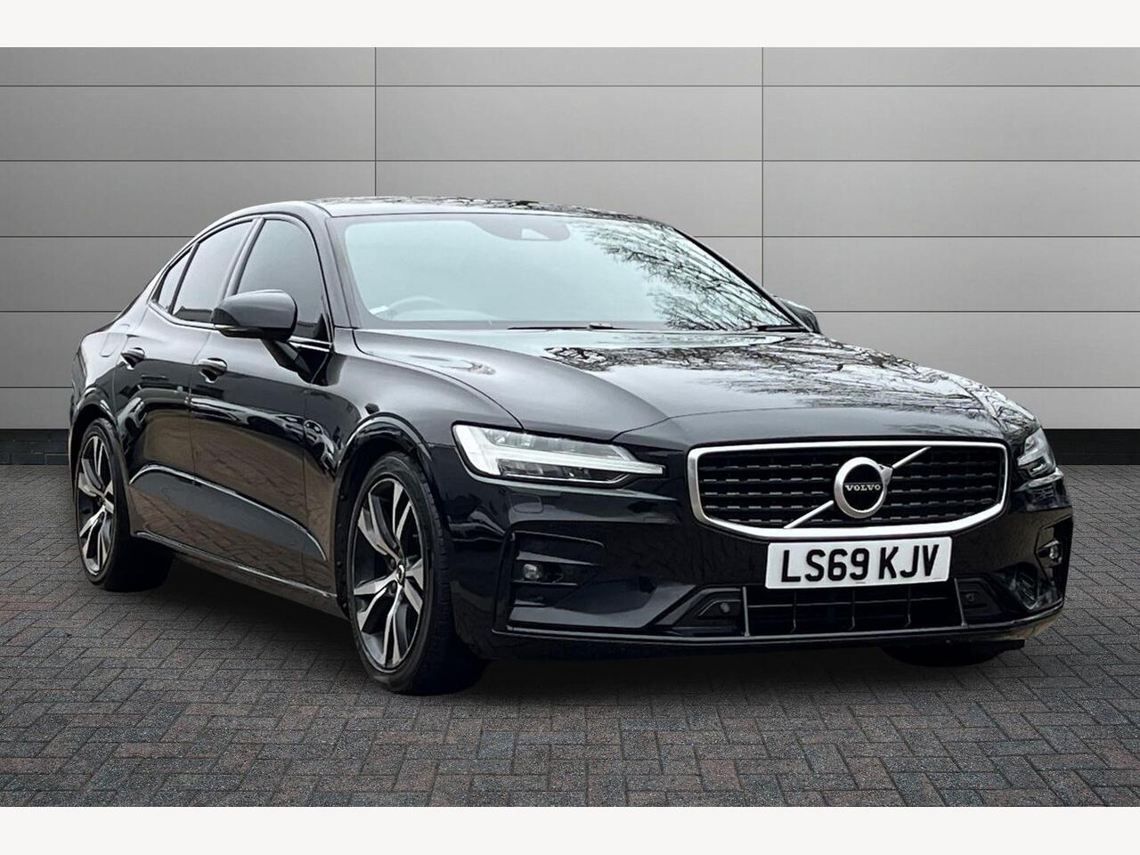 Main listing image - Volvo S60