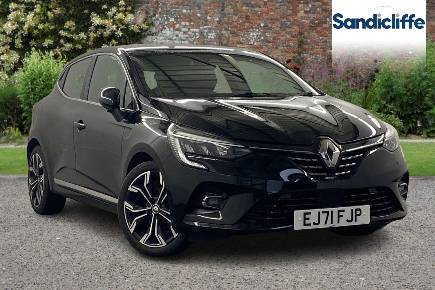 Main listing image - Renault Clio