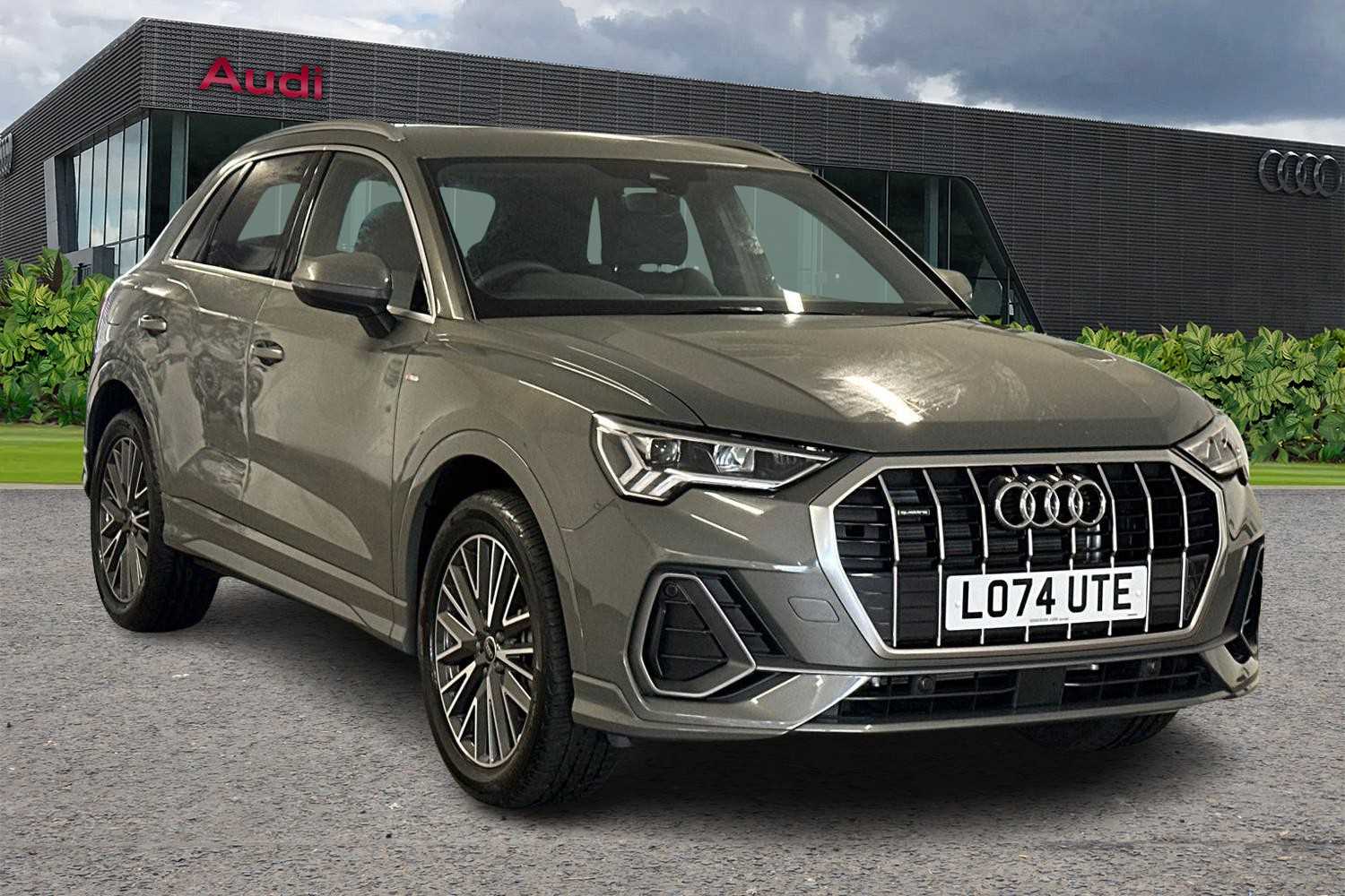 Main listing image - Audi Q3