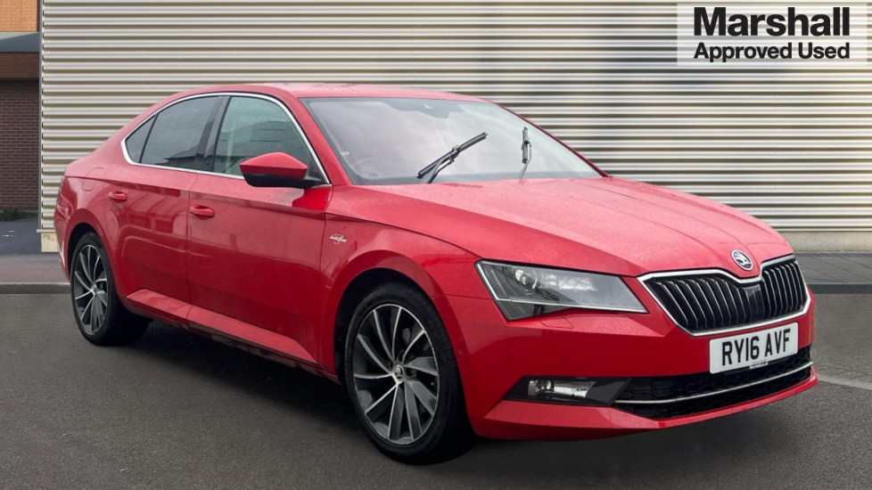Main listing image - Skoda Superb
