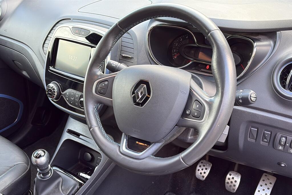 Main listing image - Renault Captur