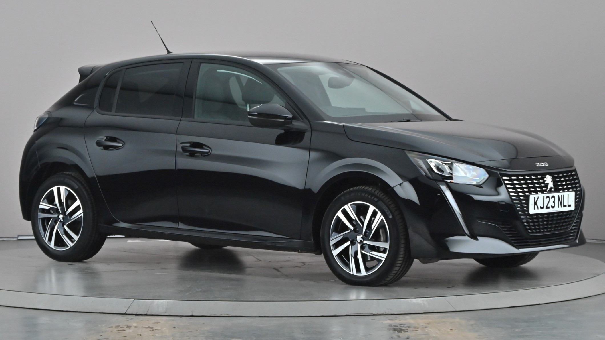 Main listing image - Peugeot 208