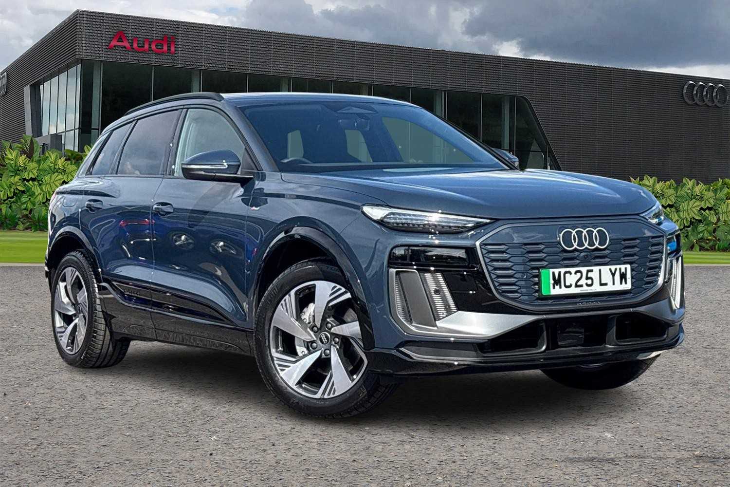 Main listing image - Audi Q6 e-tron