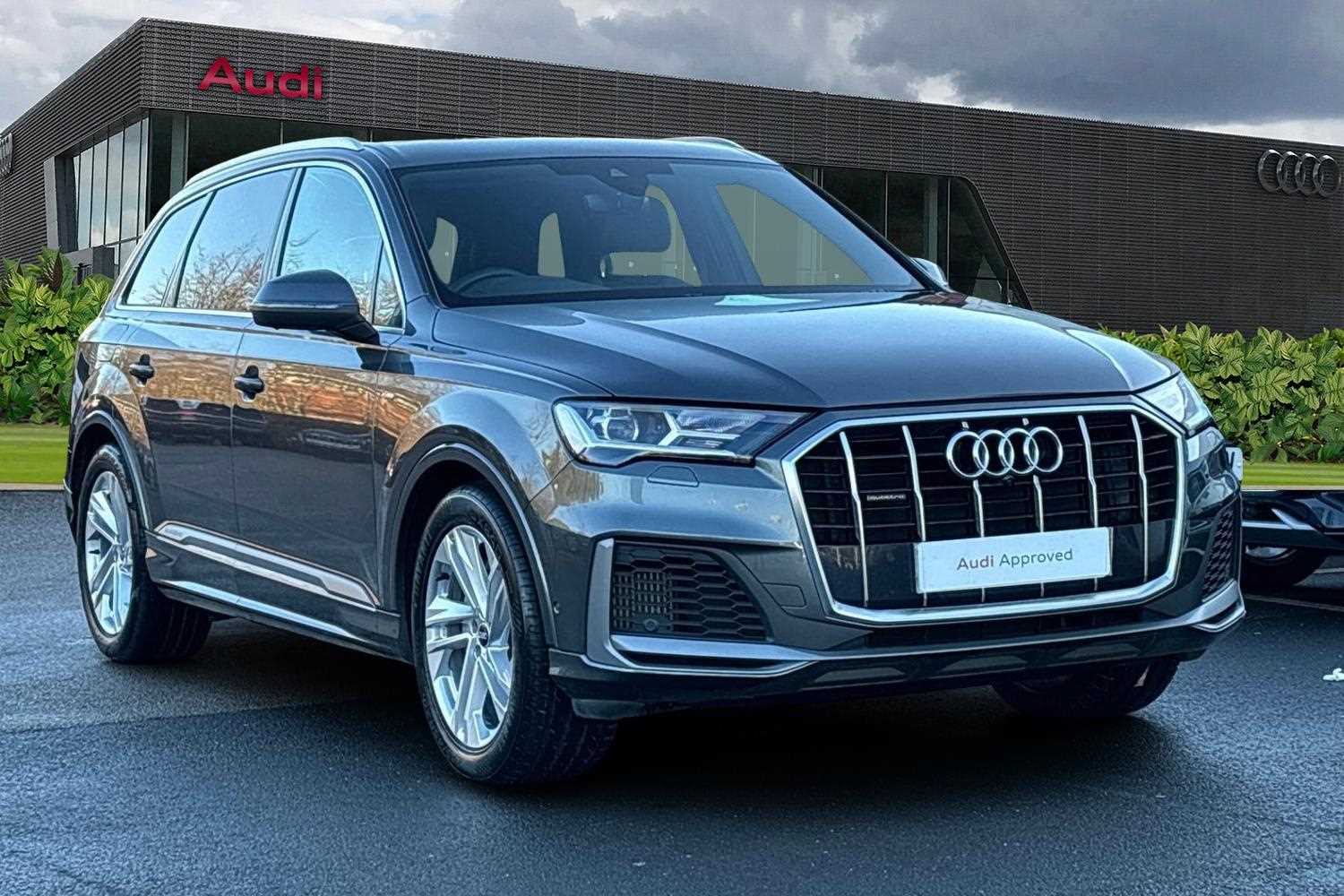 Main listing image - Audi Q7