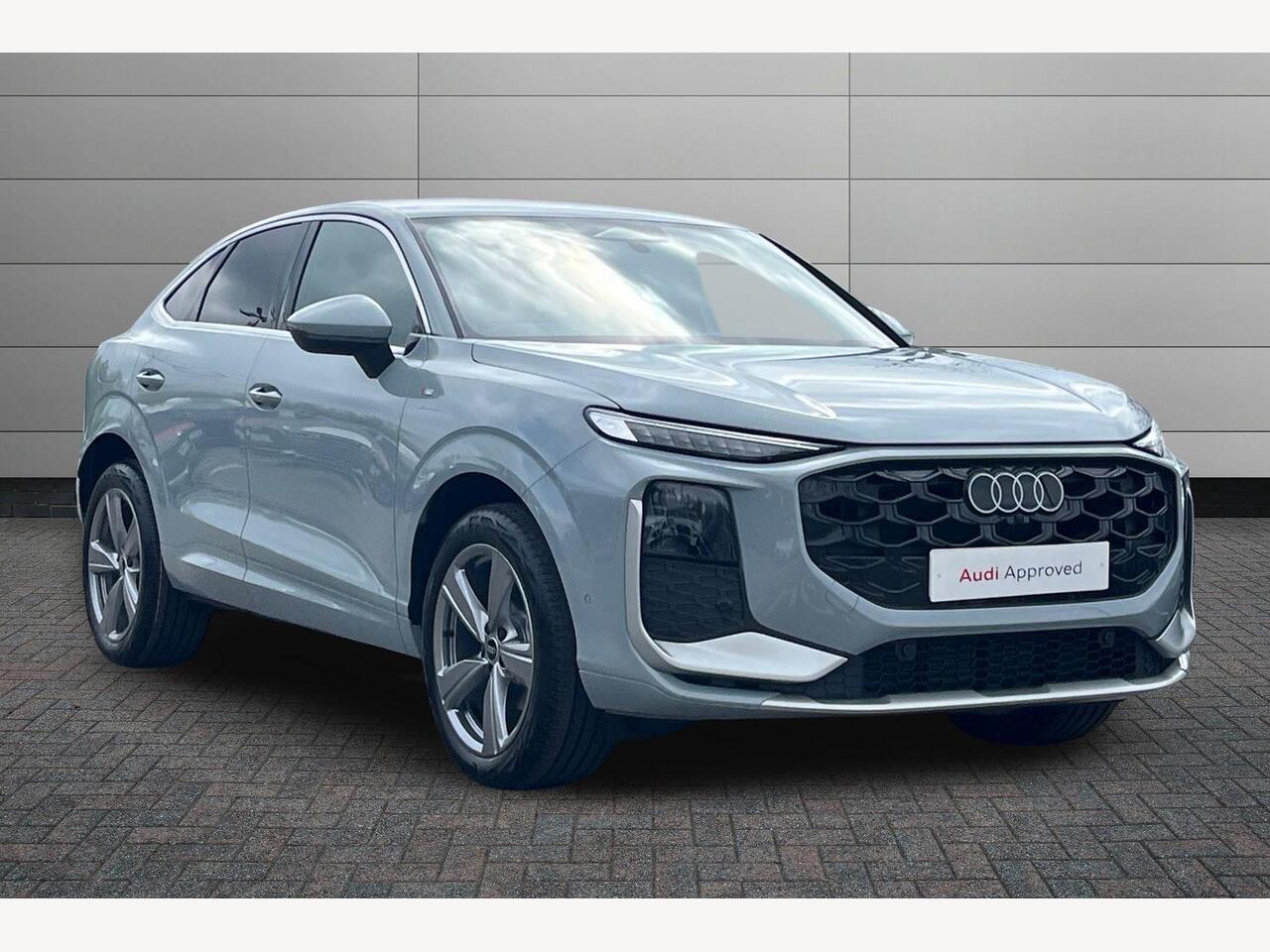Main listing image - Audi Q3