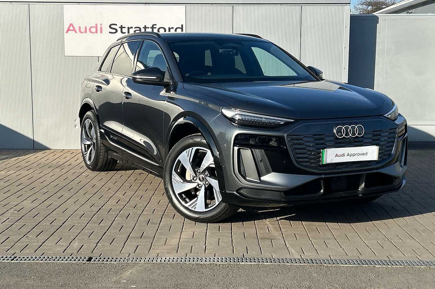 Main listing image - Audi Q6 e-tron
