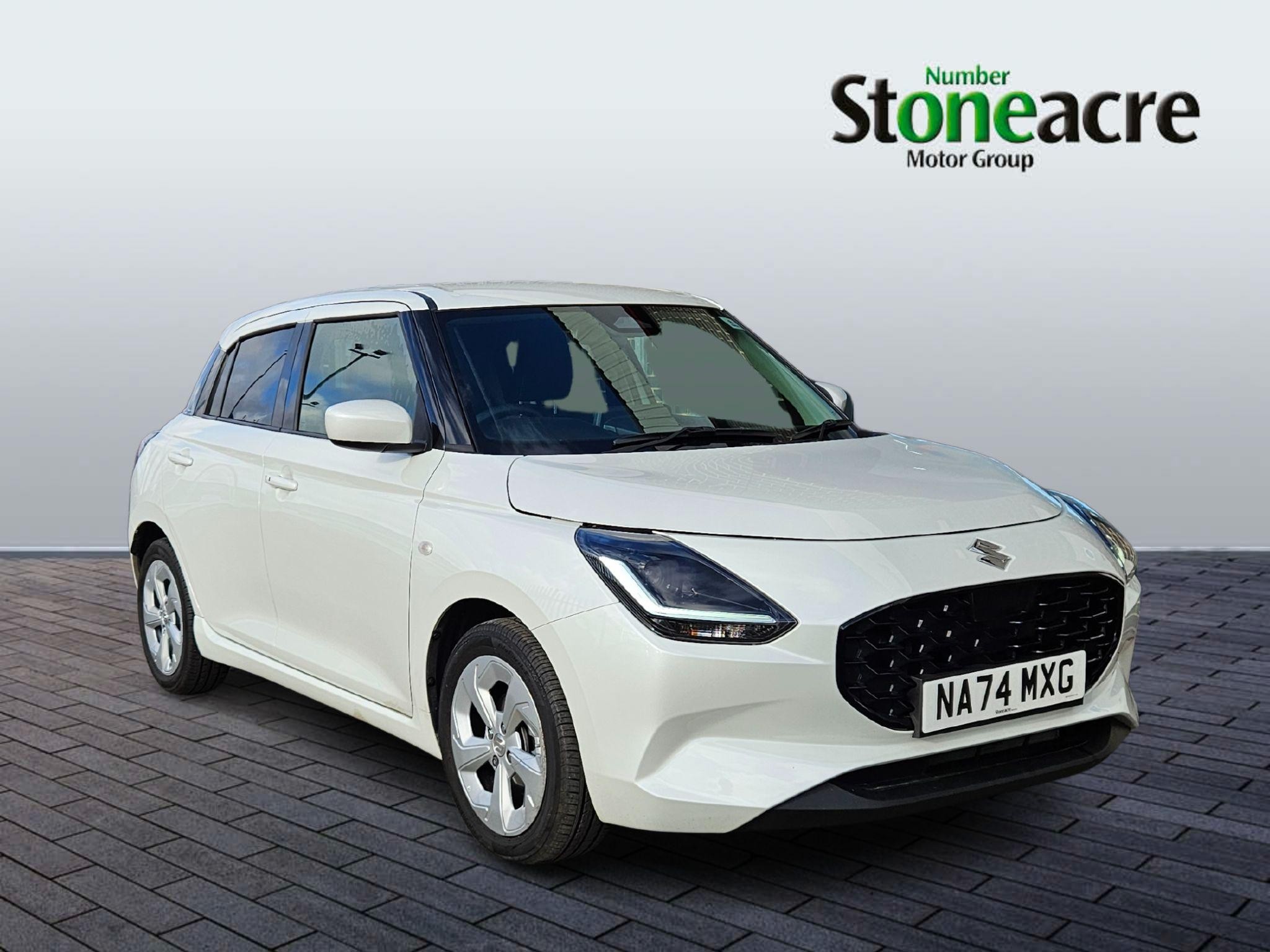 Main listing image - Suzuki Swift