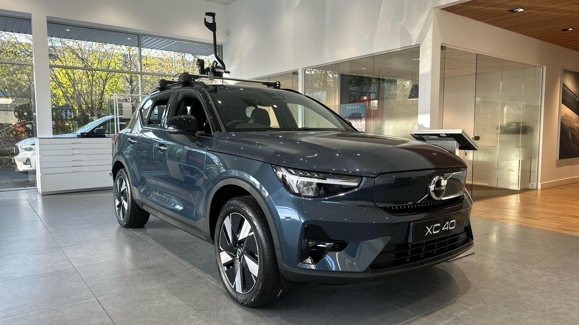 Main listing image - Volvo Ex40
