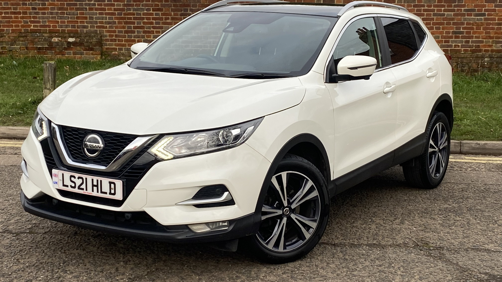 Main listing image - Nissan Qashqai