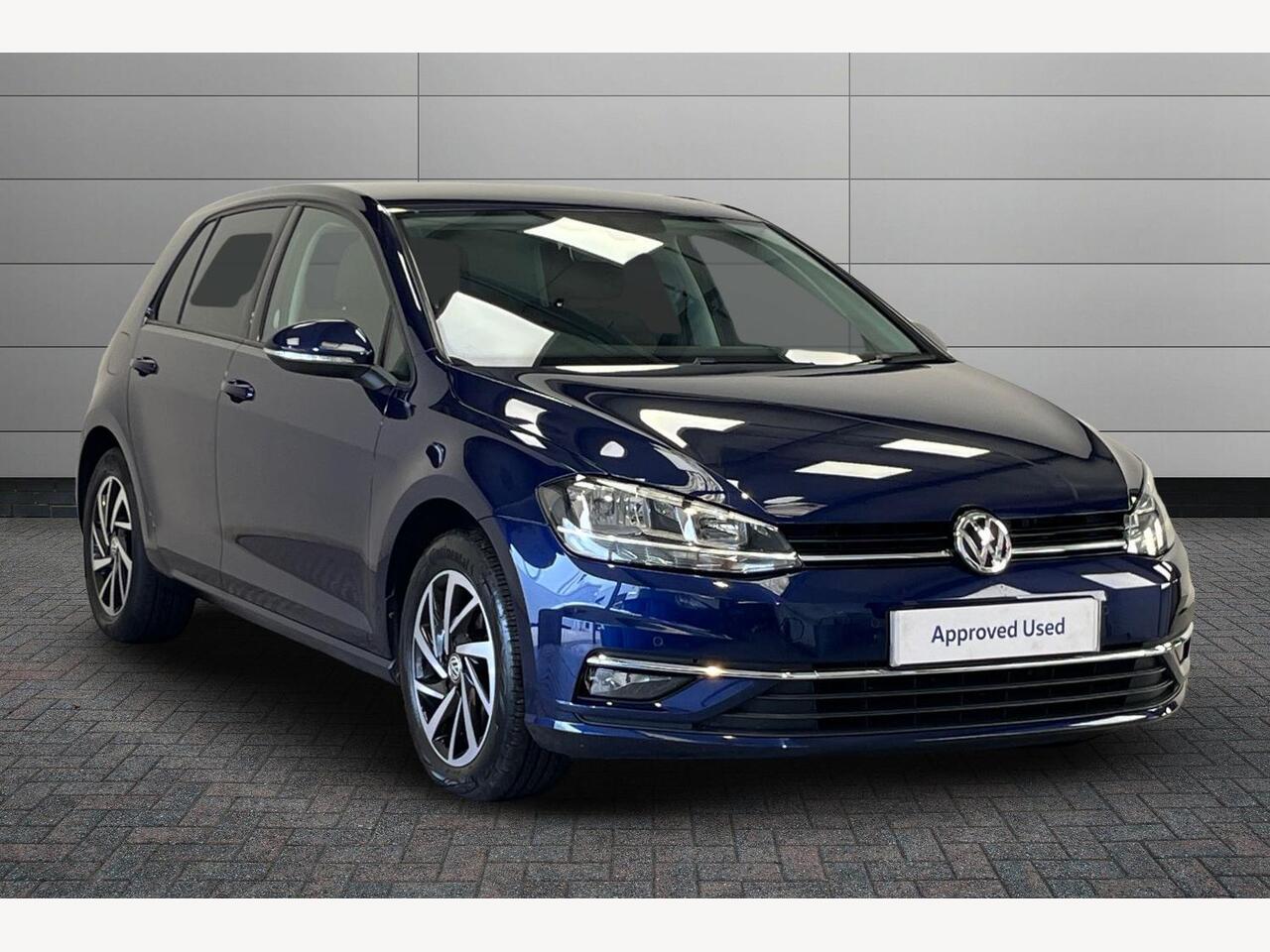 Main listing image - Volkswagen Golf