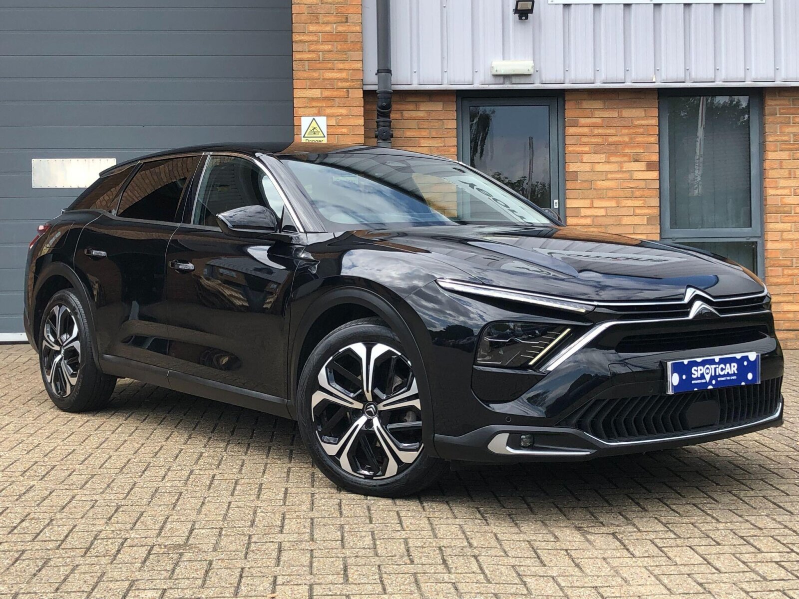 Main listing image - Citroen C5 X