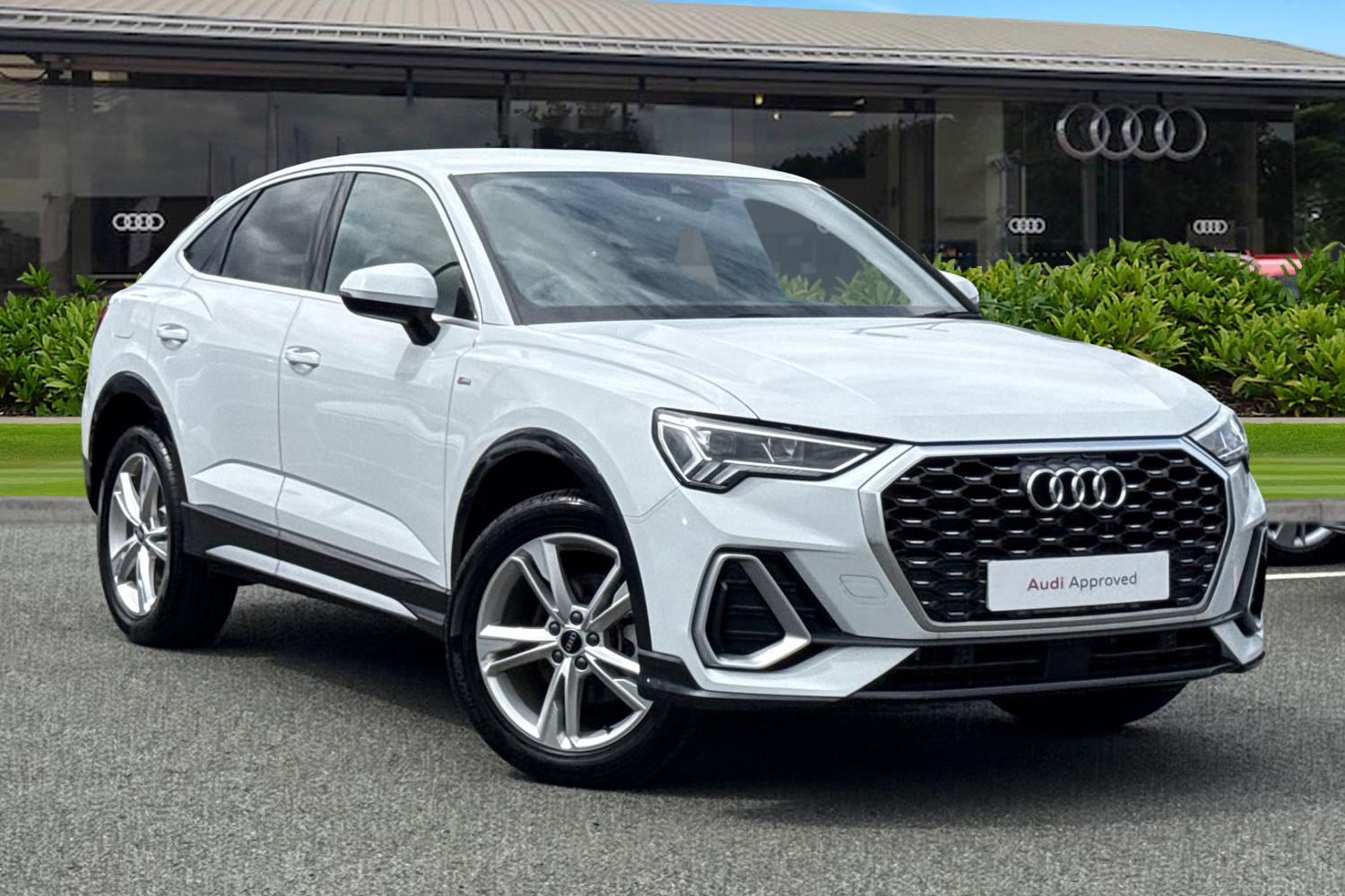 Main listing image - Audi Q3