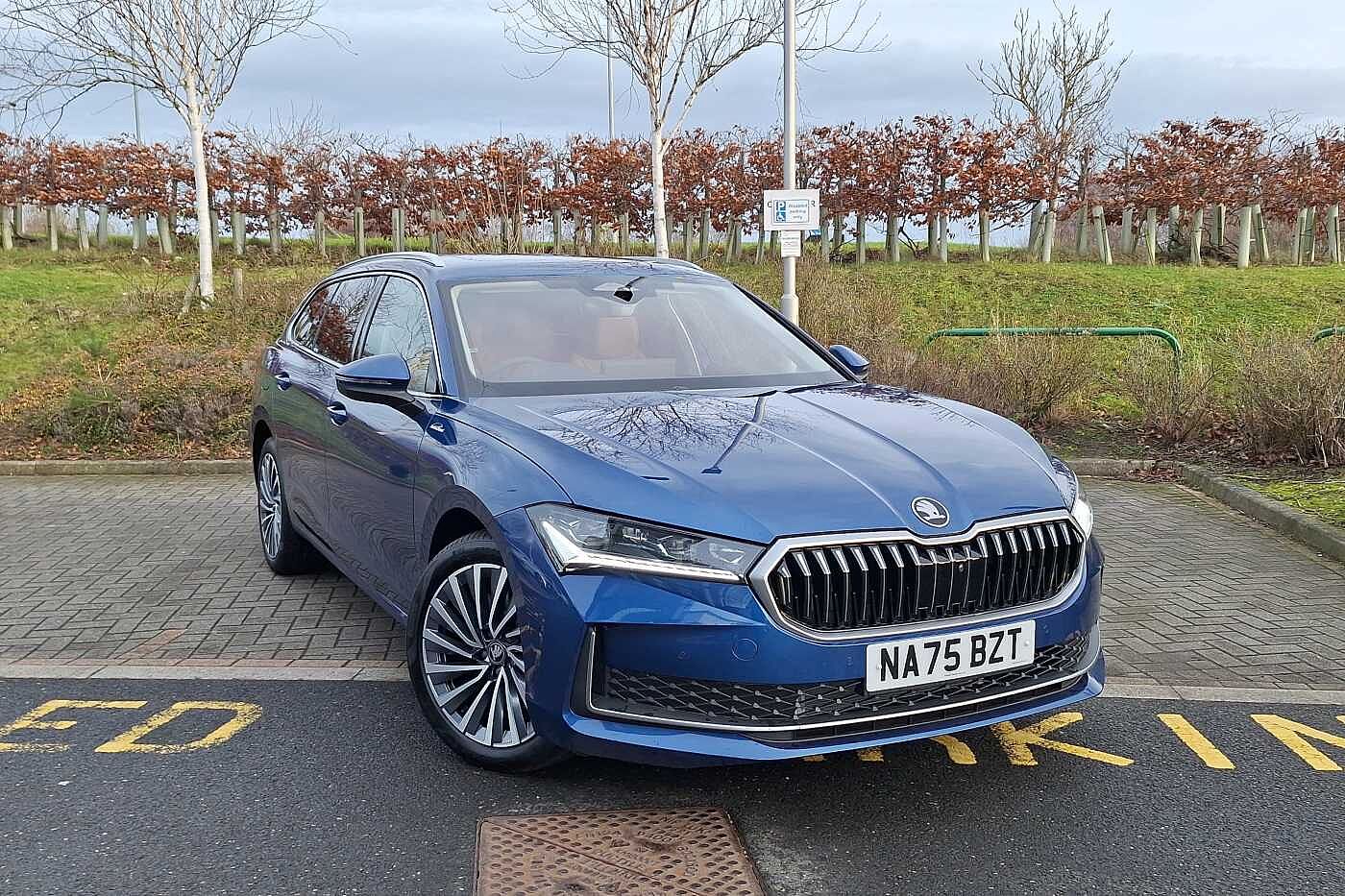 Main listing image - Skoda Superb Estate
