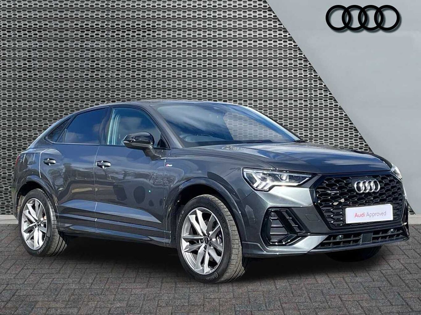 Main listing image - Audi Q3