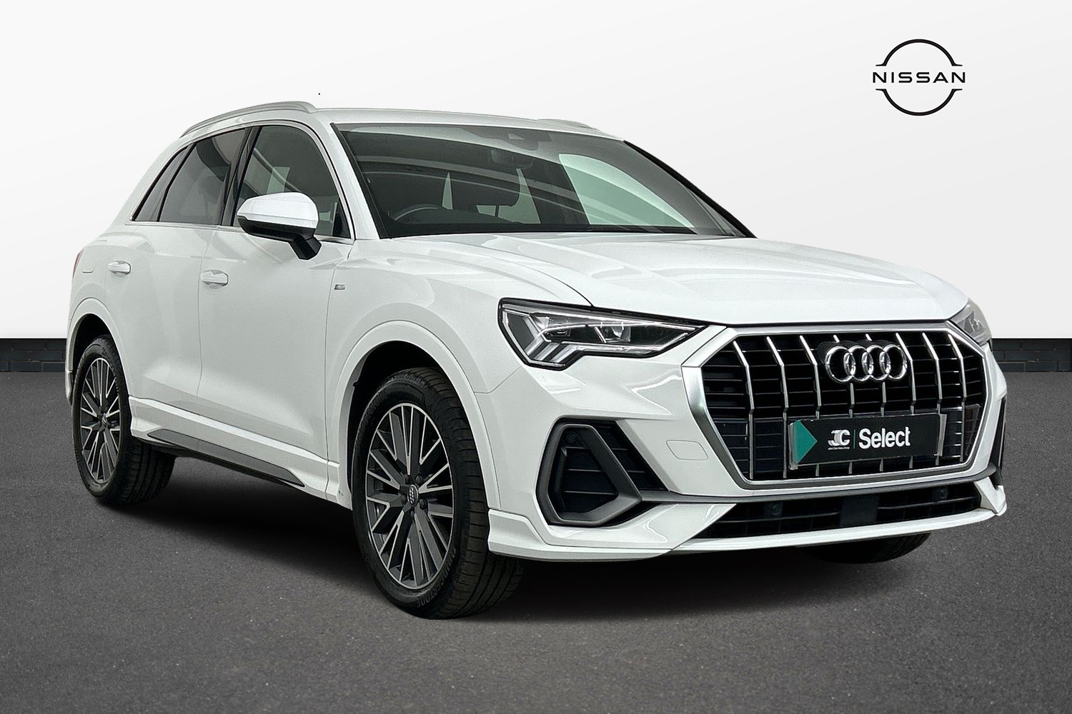 Main listing image - Audi Q3